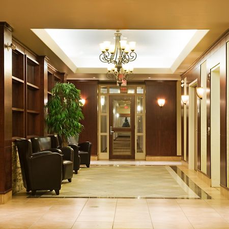 Holiday Inn & Suites Lloydminster By Ihg Exterior photo