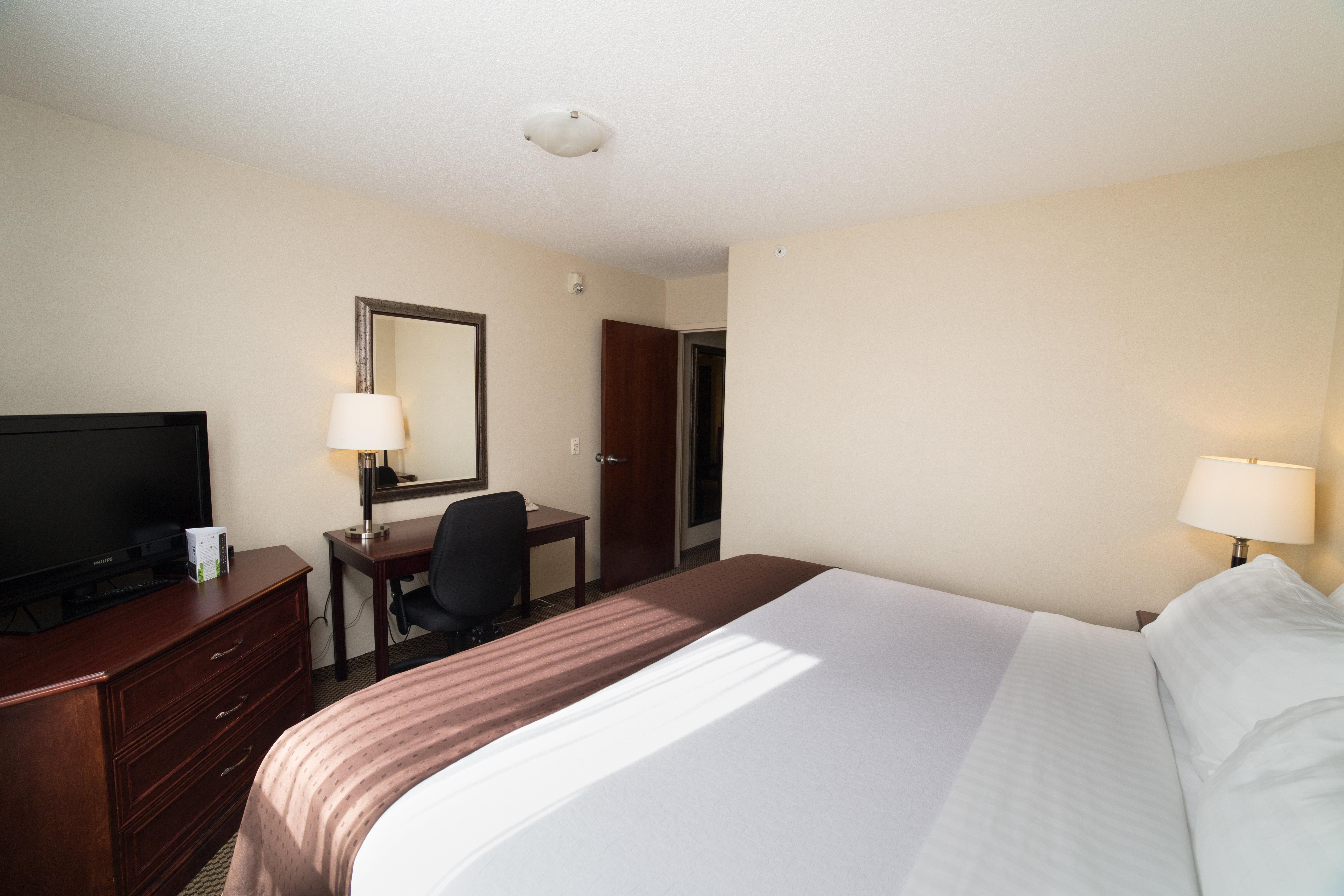 Holiday Inn & Suites Lloydminster By Ihg Exterior photo